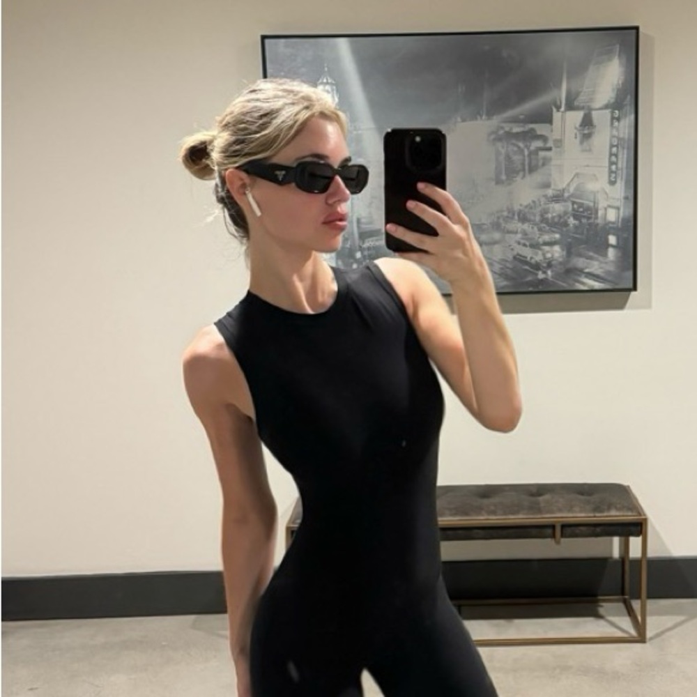 Prada black sunglasses - Picture 3 of 3